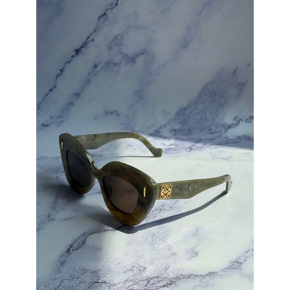 NEW Loewe LW40127I Anagram Thick Sunglasses in Green - Picture 2 of 10